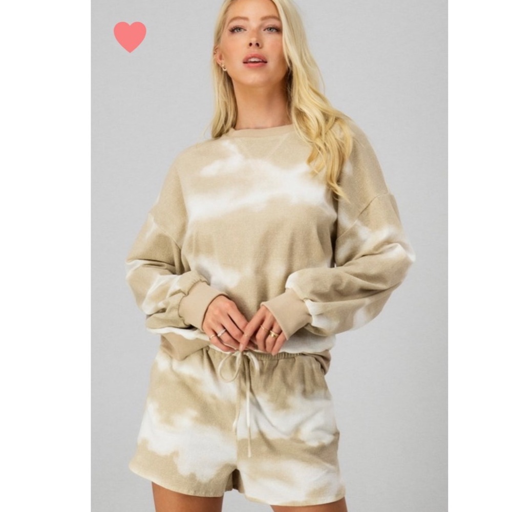 Tan tie dye loungewear set shorts and top - Picture 5 of 7